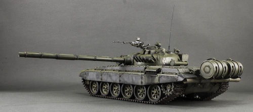 35A038      AH.    Советский основной боевой танк Т-72 M1 с полным интерьером.