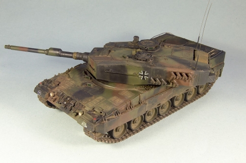 82401     НВ.    Немецкий танк Leopard 2 A4.