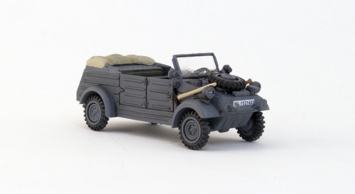02312    Ai.   Немецкий автомобиль Volkswagen Typ 82 (Kubelwagen). и 2 фигуры.