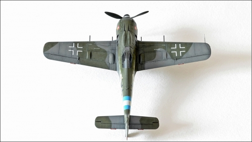 7211    З.    Немецкий высотный истребитель Fw-190 A-8/F-8.