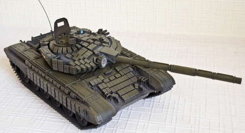35A041     AH.    Советский основной боевой танк Т-72 AВ с полным интерьером.