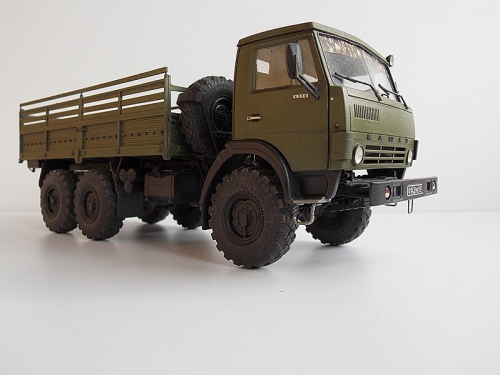 35001    IC.   Советский шестиколесный армейский грузовой автомобиль "КАМАЗ".