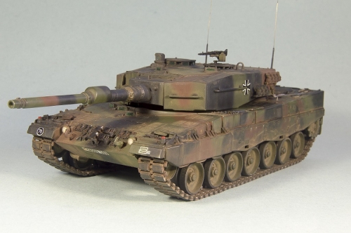 82401     НВ.    Немецкий танк Leopard 2 A4.