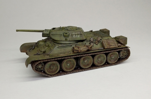 307201     М.      Советский танк "Т-34/76" и 2 фигуры