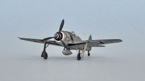7211    З.    Немецкий высотный истребитель Fw-190 A-8/F-8.