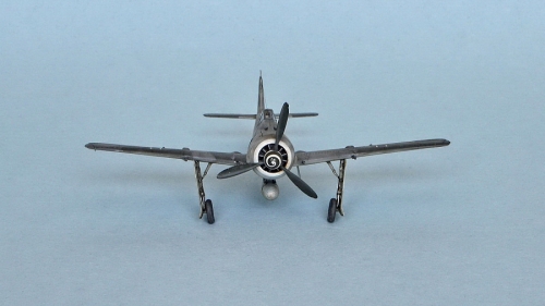 7211    З.    Немецкий высотный истребитель Fw-190 A-8/F-8.