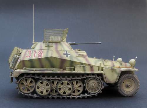 35115   T.  Немецкий полугусеничный легкий БТР разведки Sd.kfz.250/9 с 20-мм пушкой + (1 фигура)