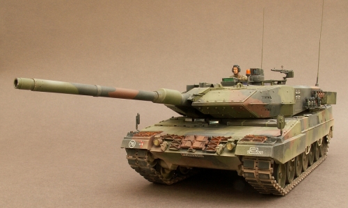 35271   Т.  Немецкий основной боевой танк  " LEOPARD 2 A6 " и 2 фигуры