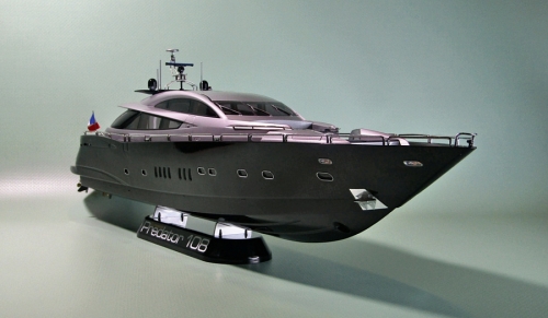 05145     Re.    Английская спортивная моторная яхта "Sunseeker Predator" 108.
