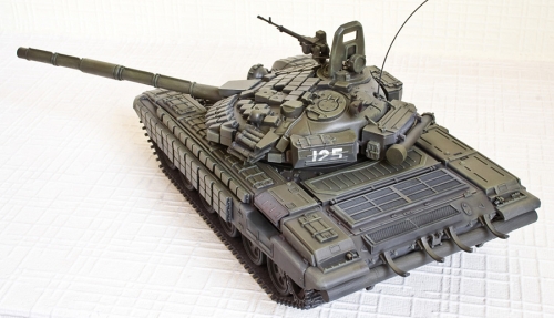 35A041     AH.    Советский основной боевой танк Т-72 AВ с полным интерьером.