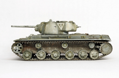 307240      М.      Советский танк "КВ-1"