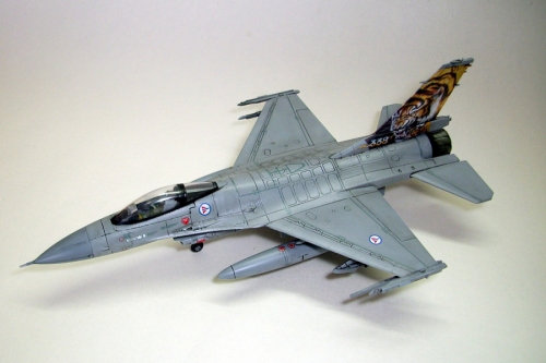 80272   HB.  Американский самолет F-16A Fighting Falcon