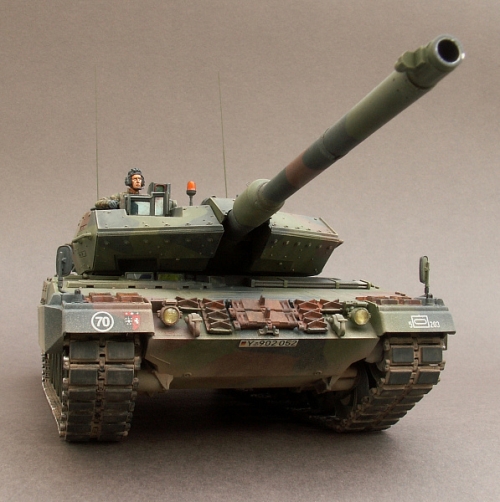 35271   Т.  Немецкий основной боевой танк  " LEOPARD 2 A6 " и 2 фигуры
