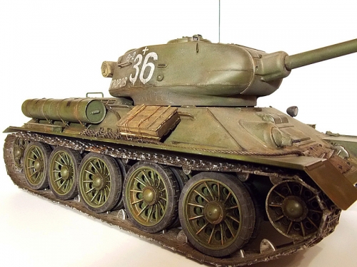 82602 HB. Советский танк Т-34/85
