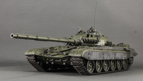 35A038      AH.    Советский основной боевой танк Т-72 M1 с полным интерьером.