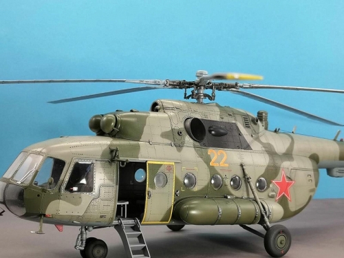 05102     Тр.   Советский вертолет Ми-8МТ / Ми-17.(с внутренней деталировкой).