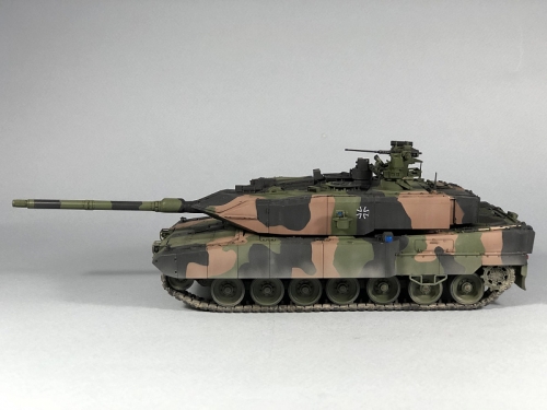 TS-042    Me.    Немецкий основной боевой танк Leopard 2 A7+