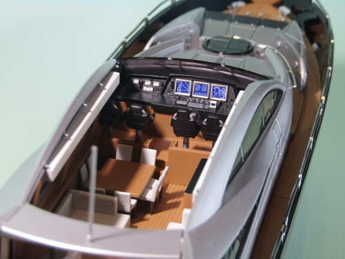 05145     Re.    Английская спортивная моторная яхта "Sunseeker Predator" 108.