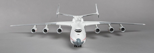 7035     З.     Советский транспортный самолет Ан-225 (Мрия)