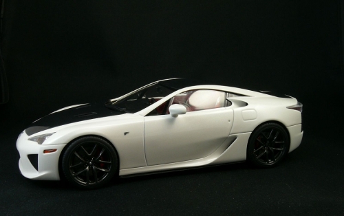 24319      T.     Японский автомобиль суперкар "Lexus" Lfa.