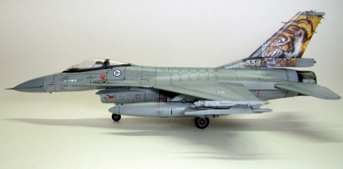 80272   HB.  Американский самолет F-16A Fighting Falcon