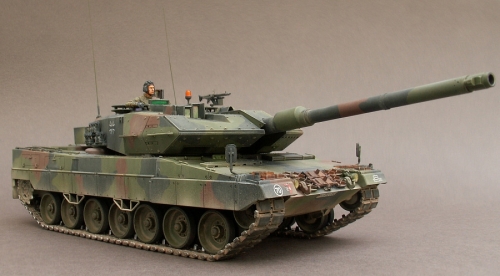 35271   Т.  Немецкий основной боевой танк  " LEOPARD 2 A6 " и 2 фигуры