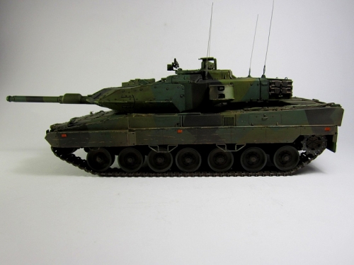 82404     HB.    Танк STRV.122 (Шведская армия).