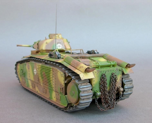 35287     Т.    Французский танк B1 BIS (в немецкой армии) с 1 фигурой танкиста.