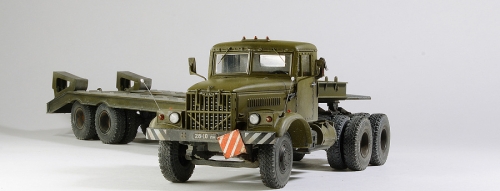 7047     AV. 	Советский седельный тягач КРАЗ-258Б1 с полуприцепом ЧМЗАП-5523