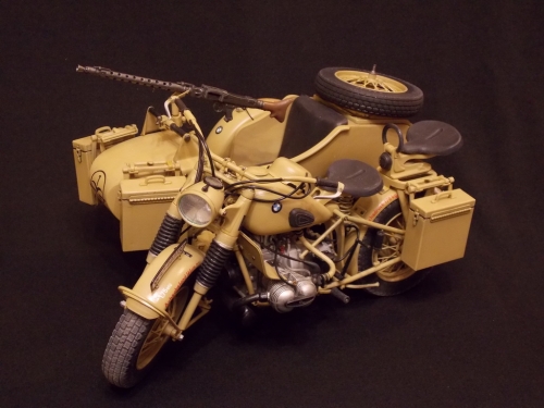 7403     I.    Немецкий военный мотоцикл с коляской  BMW R75.