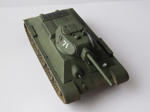 307224      М.     Советский танк Т-34/76.