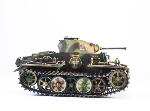 35007   A.   Немецкий легкий танк Т-II J