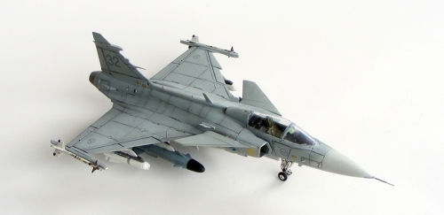 1306      I.     Шведский многоцелевой истребитель "Saab JAS 39 Gripen".
