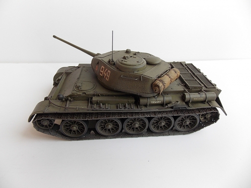 35193   Mi.   Советский средний танк Т-44 (с полным интерьером)