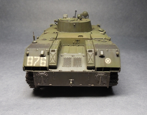 35186     В.    Советская авиадесантная машина БМД-2.