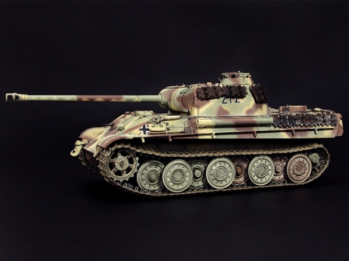 6370     Д.     Немецкий танк Panther Ausf. G со стальными катками.