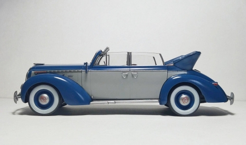 24021     IC.   Немецкий пассажирский автомобиль 2МВ "Aдмирал Кабриолет".