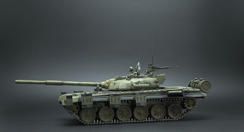 35A052     AH.    Советский основной боевой танк Т-72 "УРАЛ" с полным интерьером.