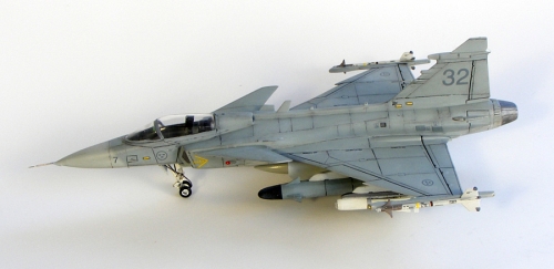 1306      I.     Шведский многоцелевой истребитель "Saab JAS 39 Gripen".