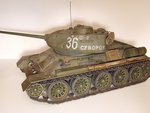82602 HB. Советский танк Т-34/85