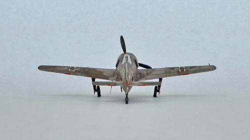 7211    З.    Немецкий высотный истребитель Fw-190 A-8/F-8.