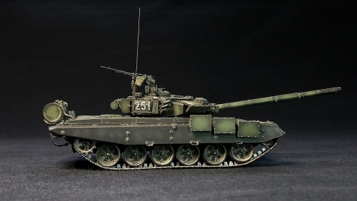 5020   З.   Российский танк " Т-90 "