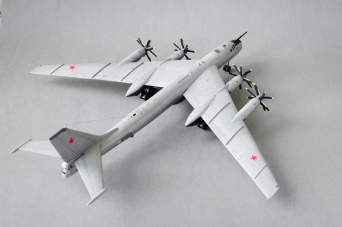 7015 З.  Советский бомбардировщик " Ту-95 "