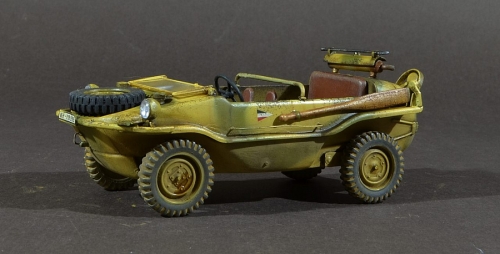 313     I.    Немецкий KFZ.69 автомобиль-амфибия (+3 фигуры)