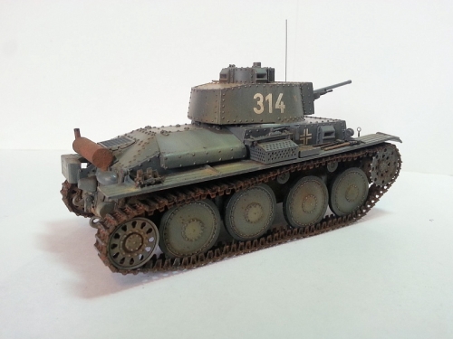 35020    Ts.    Немецкий легкий танк  Pz. Kpfw. 38(t) Ausf. E/F (трофейный) с внутренним интерьером.