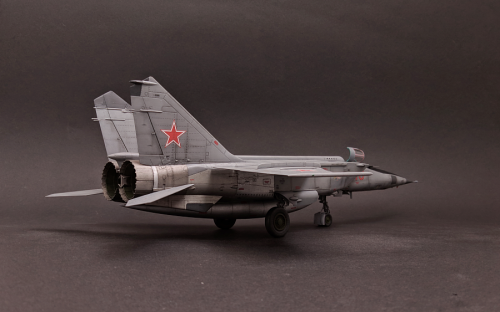 72172    ИС.   Советский самолет-разведчик МиГ-25 РБТ