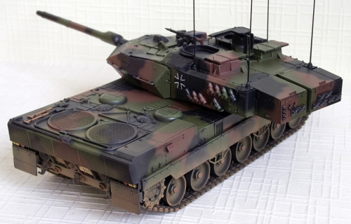 82403    HB     Немецкий танк Leopard 2A6 EX.