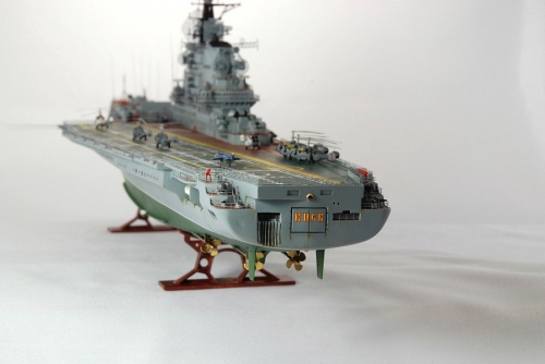 05704     Тр.    Советский авианесущий крейсер "Киев"