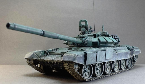 05564    Тр.   Советский танк Т-72 Б мод. 1990г. с литой башней