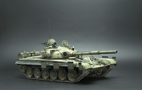 35A052     AH.    Советский основной боевой танк Т-72 "УРАЛ" с полным интерьером.